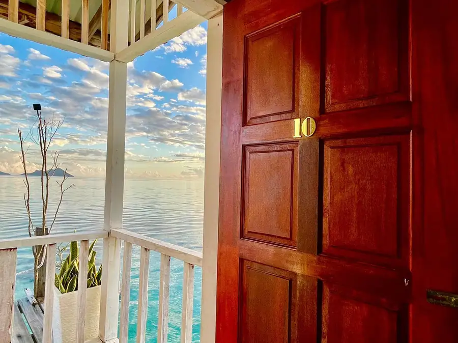 Luxurious SeaView Queen Room Bihing Angan Water Resort